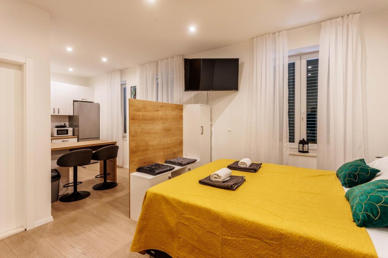 Blue Pearl-Split Town Center Apartament Екстер'єр фото