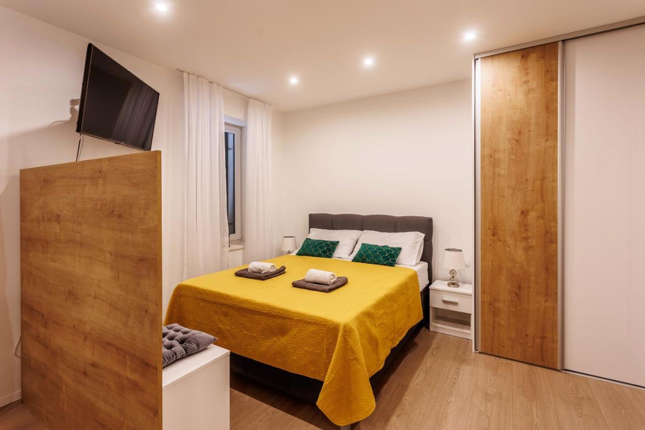 Blue Pearl-Split Town Center Apartament Екстер'єр фото